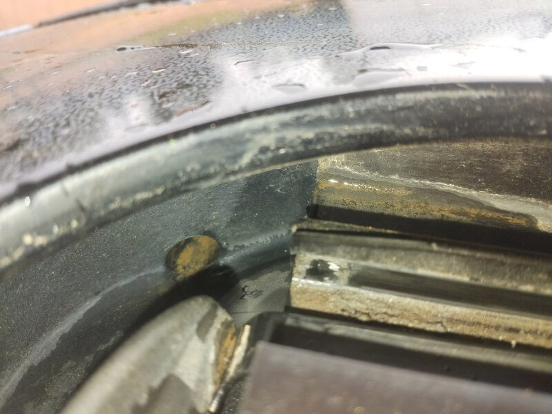 Cleaning sunroof drains