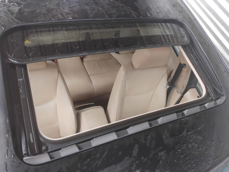 Sunroof stuck open