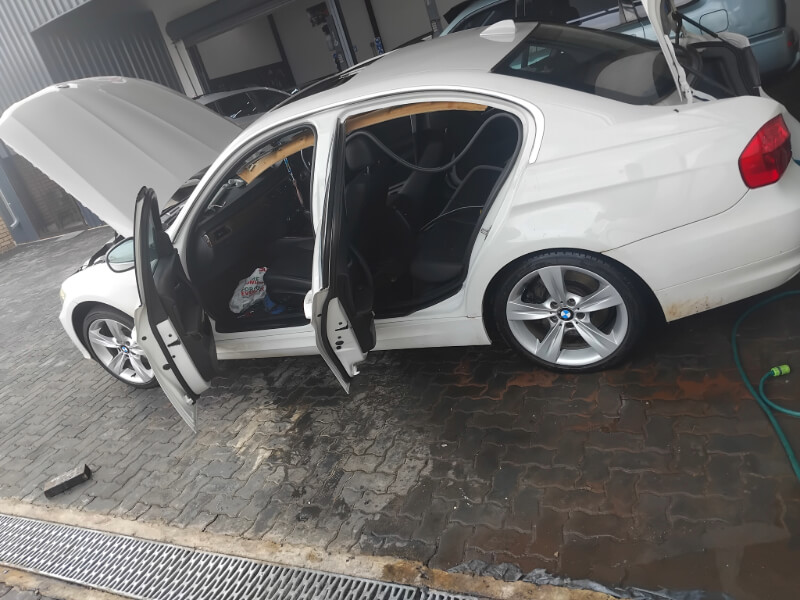 BMW sunroof repairing water leakage
